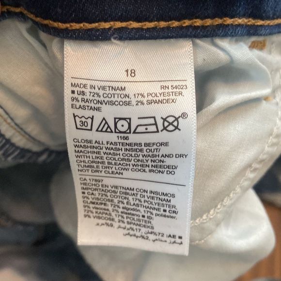 Old Navy Rockstar Super Skinny Jeggings size 18. Dark blue factory distressed ❤️ - Picture 7 of 13